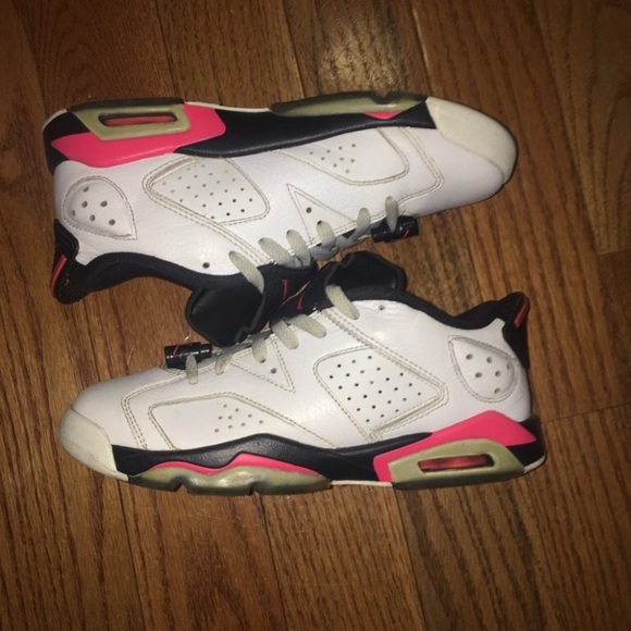 Jordan 6 - Picture 3 of 4